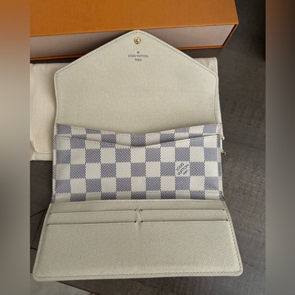 Louis Vuitton Josephine Wallet - Picture 3 of 9